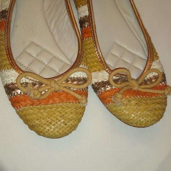 Vince Camuto ballet flats. Like New Size 8 Women's - Picture 3 of 5